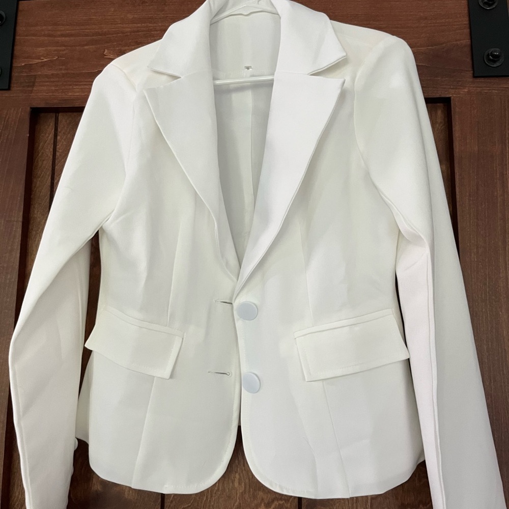 White polyester fitted blazer